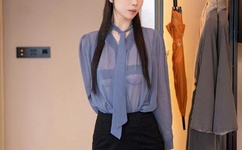 热巴两次用约老师屁股发底线球